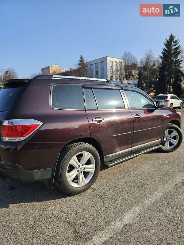 Позашляховик / Кросовер Toyota Highlander 2011 в Рівному