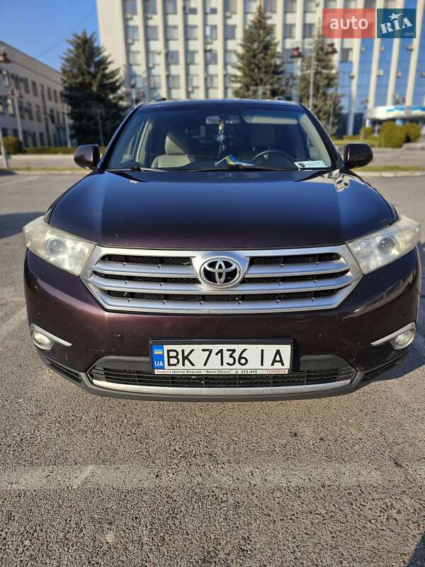Позашляховик / Кросовер Toyota Highlander 2011 в Рівному