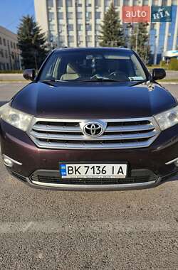 Внедорожник / Кроссовер Toyota Highlander 2011 в Ровно