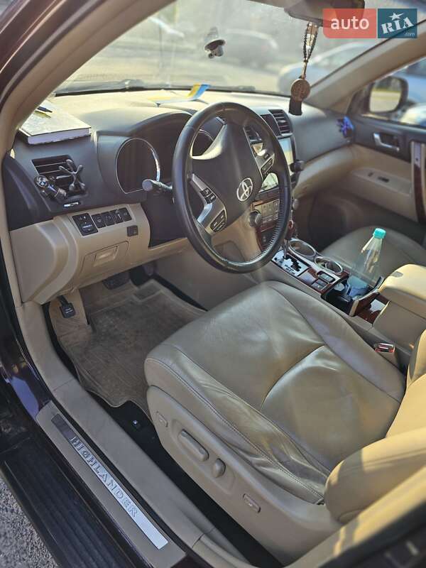 Позашляховик / Кросовер Toyota Highlander 2011 в Рівному