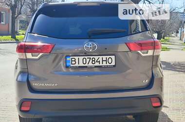 Внедорожник / Кроссовер Toyota Highlander 2018 в Кременчуге