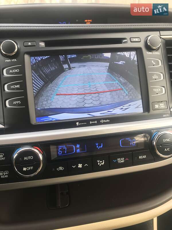 Внедорожник / Кроссовер Toyota Highlander 2018 в Тернополе