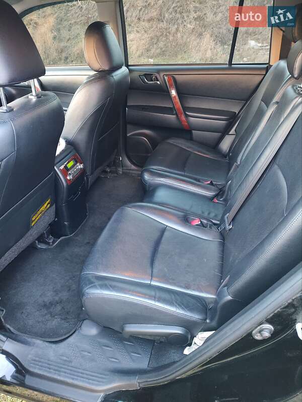 Внедорожник / Кроссовер Toyota Highlander 2011 в Житомире