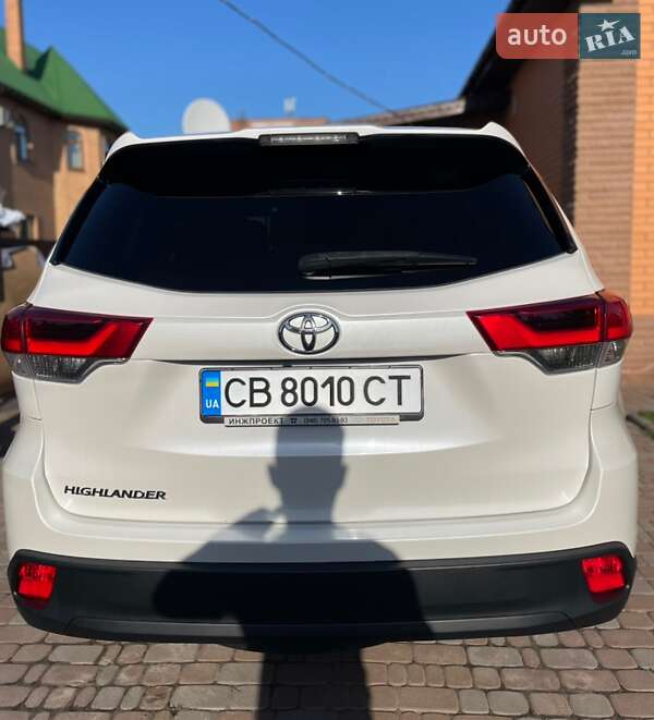Внедорожник / Кроссовер Toyota Highlander 2017 в Нежине