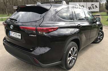 Внедорожник / Кроссовер Toyota Highlander 2020 в 
