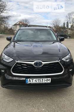 Внедорожник / Кроссовер Toyota Highlander 2020 в 