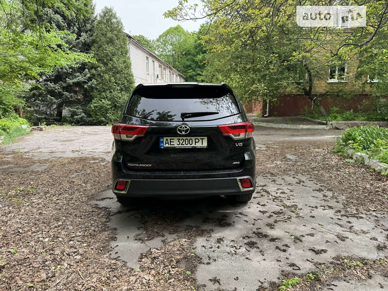 Позашляховик / Кросовер Toyota Highlander 2019 в Дніпрі