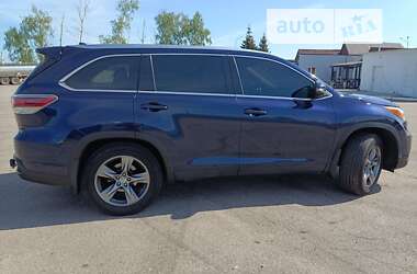 Внедорожник / Кроссовер Toyota Highlander 2015 в Барышевке