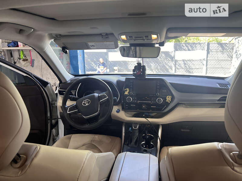 Внедорожник / Кроссовер Toyota Highlander 2020 в Львове