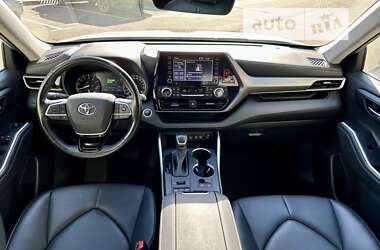 Позашляховик / Кросовер Toyota Highlander 2020 в Києві
