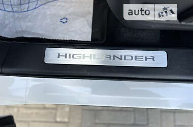 Внедорожник / Кроссовер Toyota Highlander 2021 в Киеве