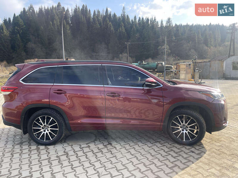Внедорожник / Кроссовер Toyota Highlander 2017 в Бориславе