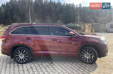 Позашляховик / Кросовер Toyota Highlander 2017 в Бориславі