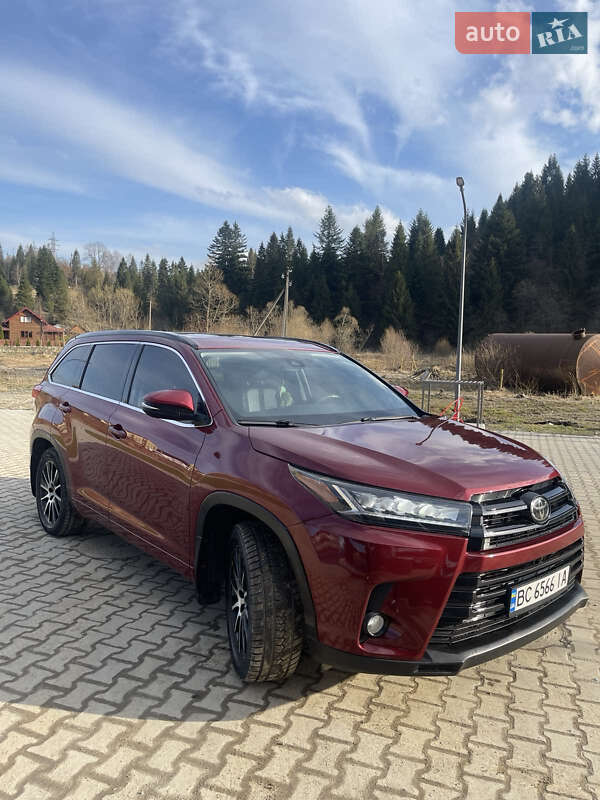 Внедорожник / Кроссовер Toyota Highlander 2017 в Бориславе