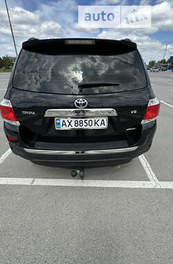 Внедорожник / Кроссовер Toyota Highlander 2011 в Каменец-Подольском