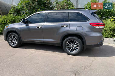 Позашляховик / Кросовер Toyota Highlander 2019 в 