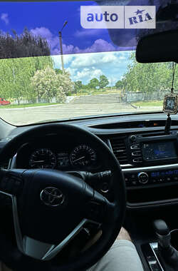 Позашляховик / Кросовер Toyota Highlander 2014 в Олександрії