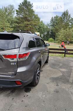 Позашляховик / Кросовер Toyota Highlander 2015 в Києві