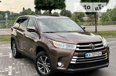 Позашляховик / Кросовер Toyota Highlander 2019 в Києві