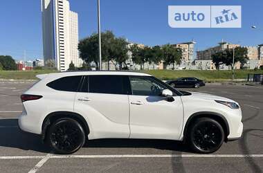 Позашляховик / Кросовер Toyota Highlander 2023 в Києві