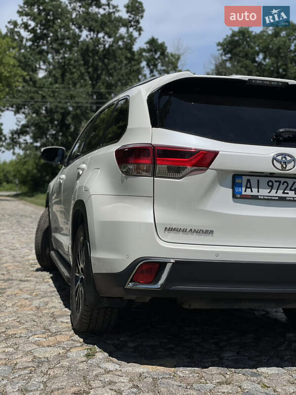 Позашляховик / Кросовер Toyota Highlander 2019 в Києві