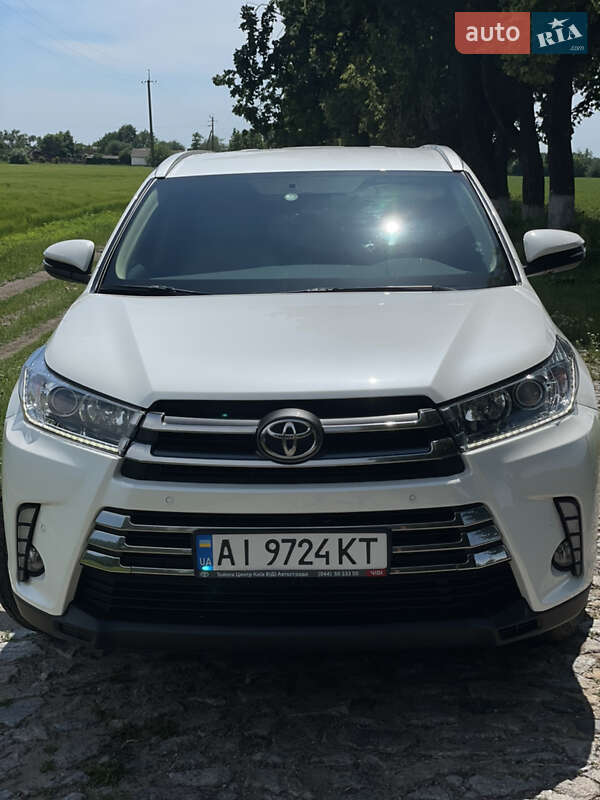 Позашляховик / Кросовер Toyota Highlander 2019 в Києві