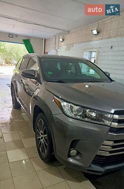 Позашляховик / Кросовер Toyota Highlander 2019 в Києві