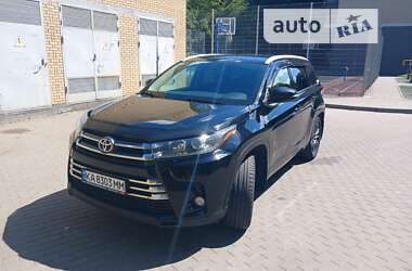 Позашляховик / Кросовер Toyota Highlander 2017 в Києві