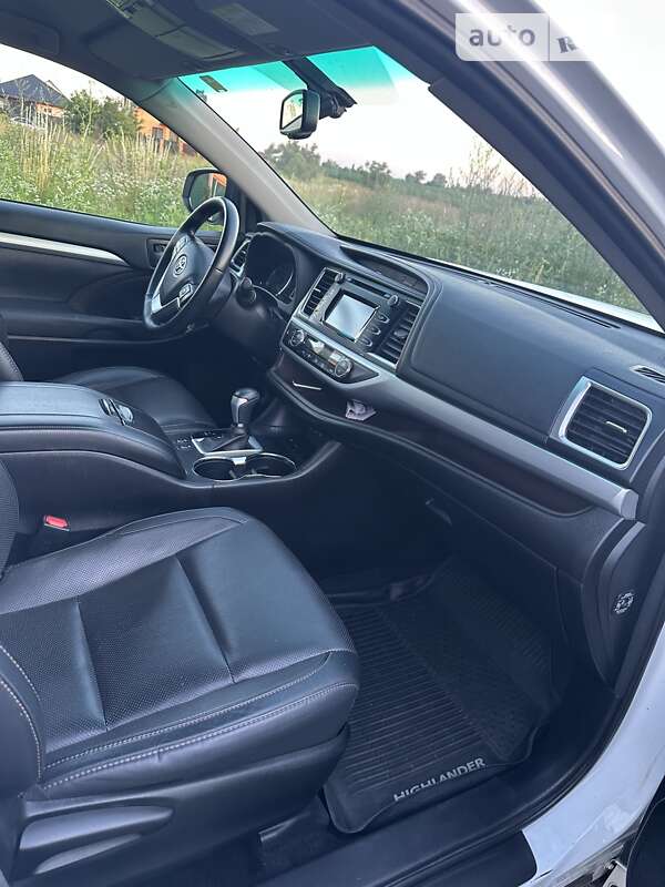 Внедорожник / Кроссовер Toyota Highlander 2017 в Киеве фото 12 Внедорожник / Кроссовер Toyota Highlander 2017 в Киеве