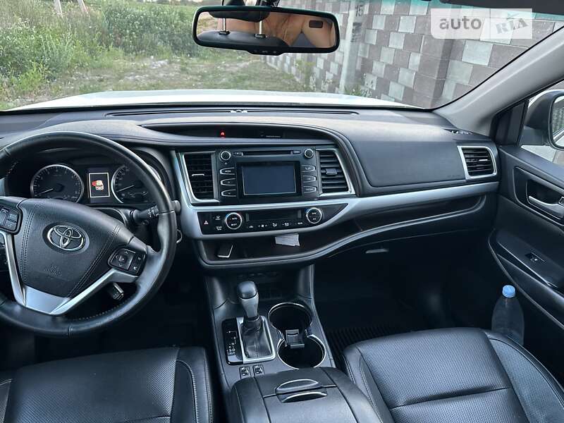 Внедорожник / Кроссовер Toyota Highlander 2017 в Киеве фото 14 Внедорожник / Кроссовер Toyota Highlander 2017 в Киеве