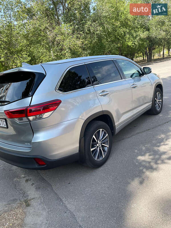 Внедорожник / Кроссовер Toyota Highlander 2018 в Николаеве фото 8 Внедорожник / Кроссовер Toyota Highlander 2018 в Николаеве