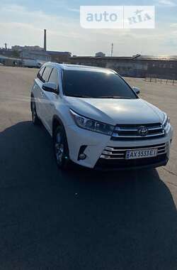 Позашляховик / Кросовер Toyota Highlander 2018 в Харкові