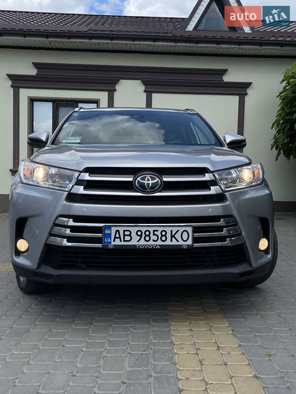 Позашляховик / Кросовер Toyota Highlander 2018 в Тульчині
