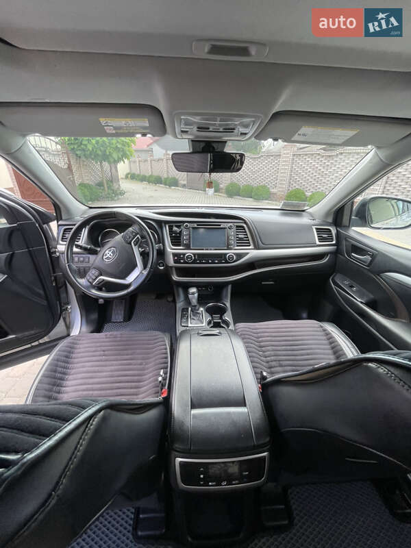 Позашляховик / Кросовер Toyota Highlander 2018 в Тульчині