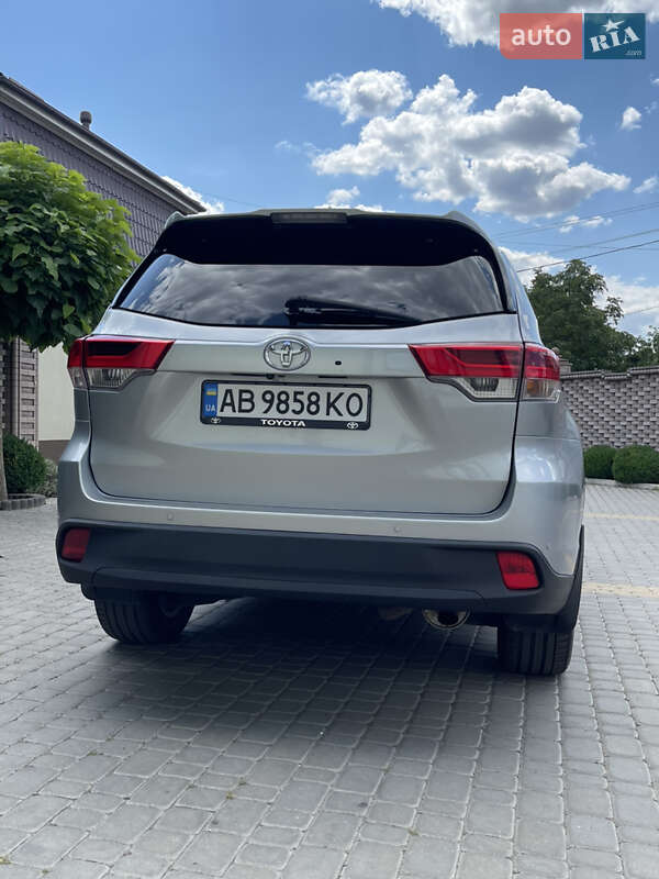 Позашляховик / Кросовер Toyota Highlander 2018 в Тульчині