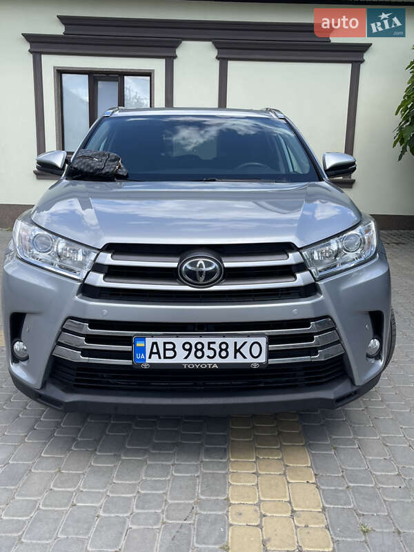 Позашляховик / Кросовер Toyota Highlander 2018 в Тульчині