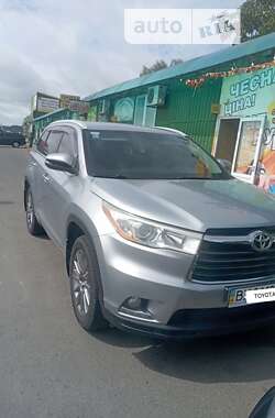 Внедорожник / Кроссовер Toyota Highlander 2014 в Хмельницком