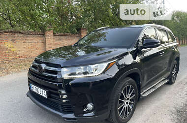 Внедорожник / Кроссовер Toyota Highlander 2019 в Кременчуге