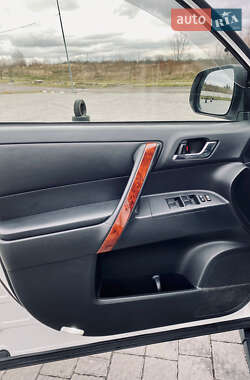 Внедорожник / Кроссовер Toyota Highlander 2013 в 