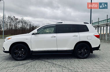 Внедорожник / Кроссовер Toyota Highlander 2013 в 
