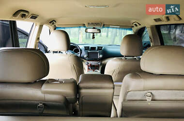 Внедорожник / Кроссовер Toyota Highlander 2011 в 