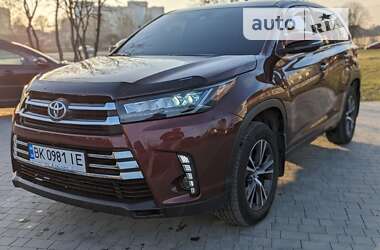 Позашляховик / Кросовер Toyota Highlander 2018 в Львові