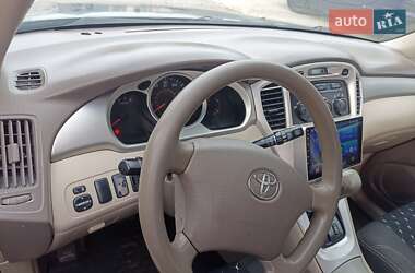 Внедорожник / Кроссовер Toyota Highlander 2004 в 