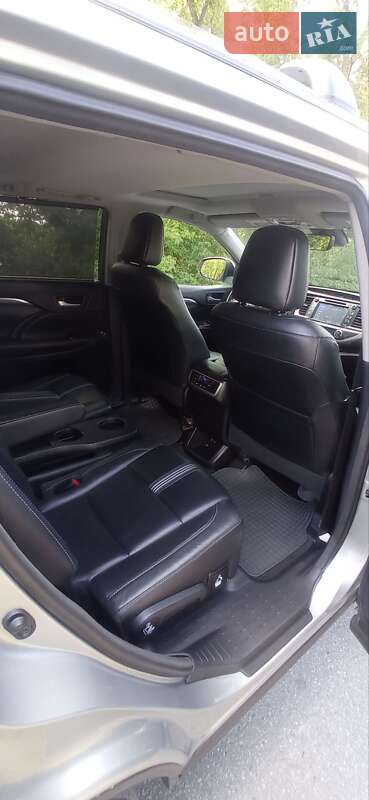 Внедорожник / Кроссовер Toyota Highlander 2017 в Броварах фото 11 Внедорожник / Кроссовер Toyota Highlander 2017 в Броварах