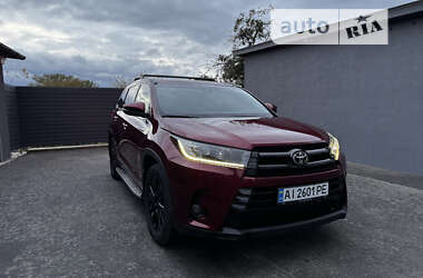 Внедорожник / Кроссовер Toyota Highlander 2019 в Чернигове