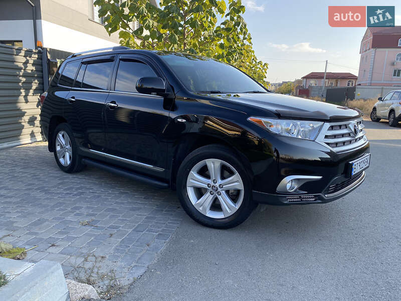 Позашляховик / Кросовер Toyota Highlander 2011 в Києві