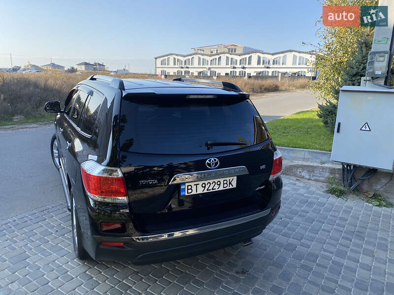 Позашляховик / Кросовер Toyota Highlander 2011 в Києві