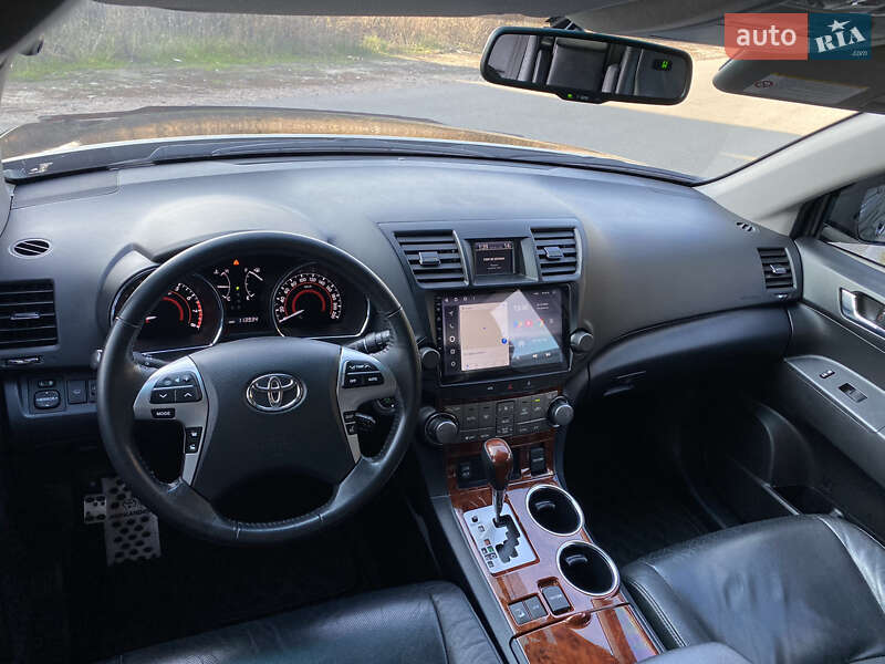 Позашляховик / Кросовер Toyota Highlander 2011 в Києві