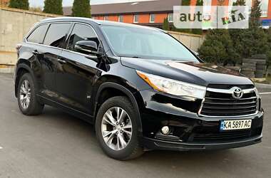 Позашляховик / Кросовер Toyota Highlander 2015 в Лубнах