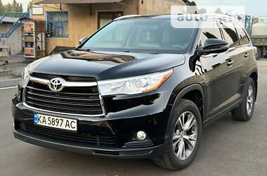 Позашляховик / Кросовер Toyota Highlander 2015 в Лубнах